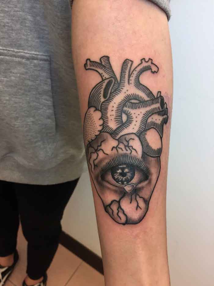 tattoo cuore anatomico