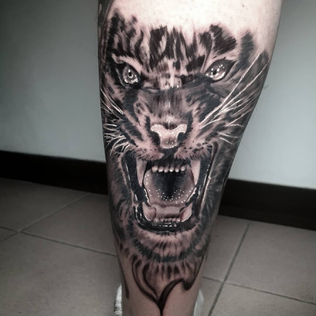 tatuaggio realistico tigre